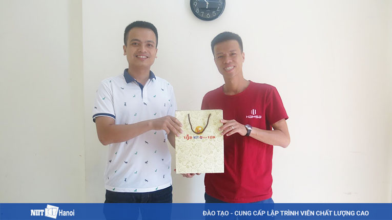  NIIT-ICT Hà Nội dành tặng món quà ý nghĩa đến cựu học viên Nguyễn Thanh Tùng
