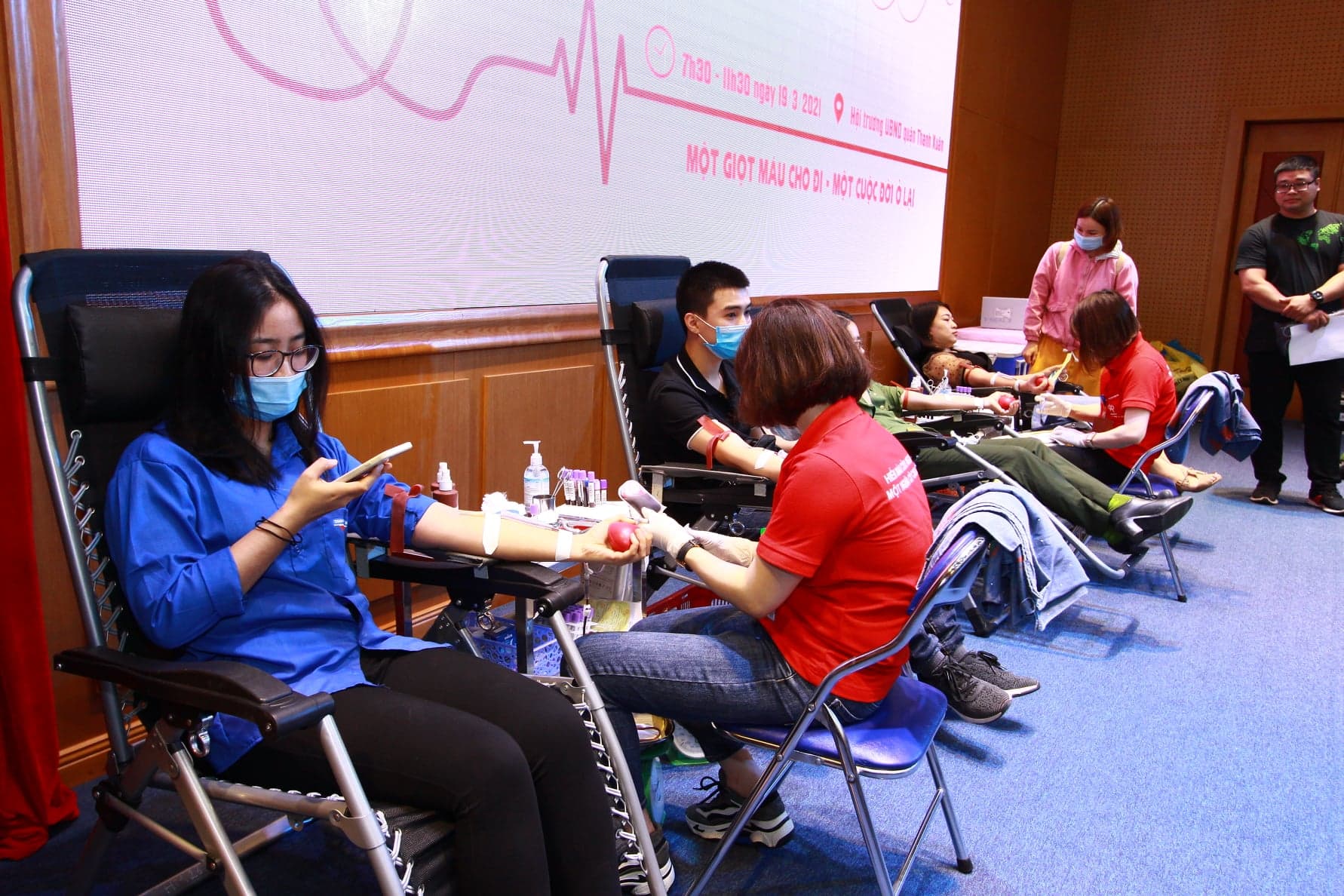 Đoàn thanh niên NIIT-ICT Hà Nội tham dự Ngày hội hiến máu tình nguyện do Quận đoàn Thanh Xuân tổ chức