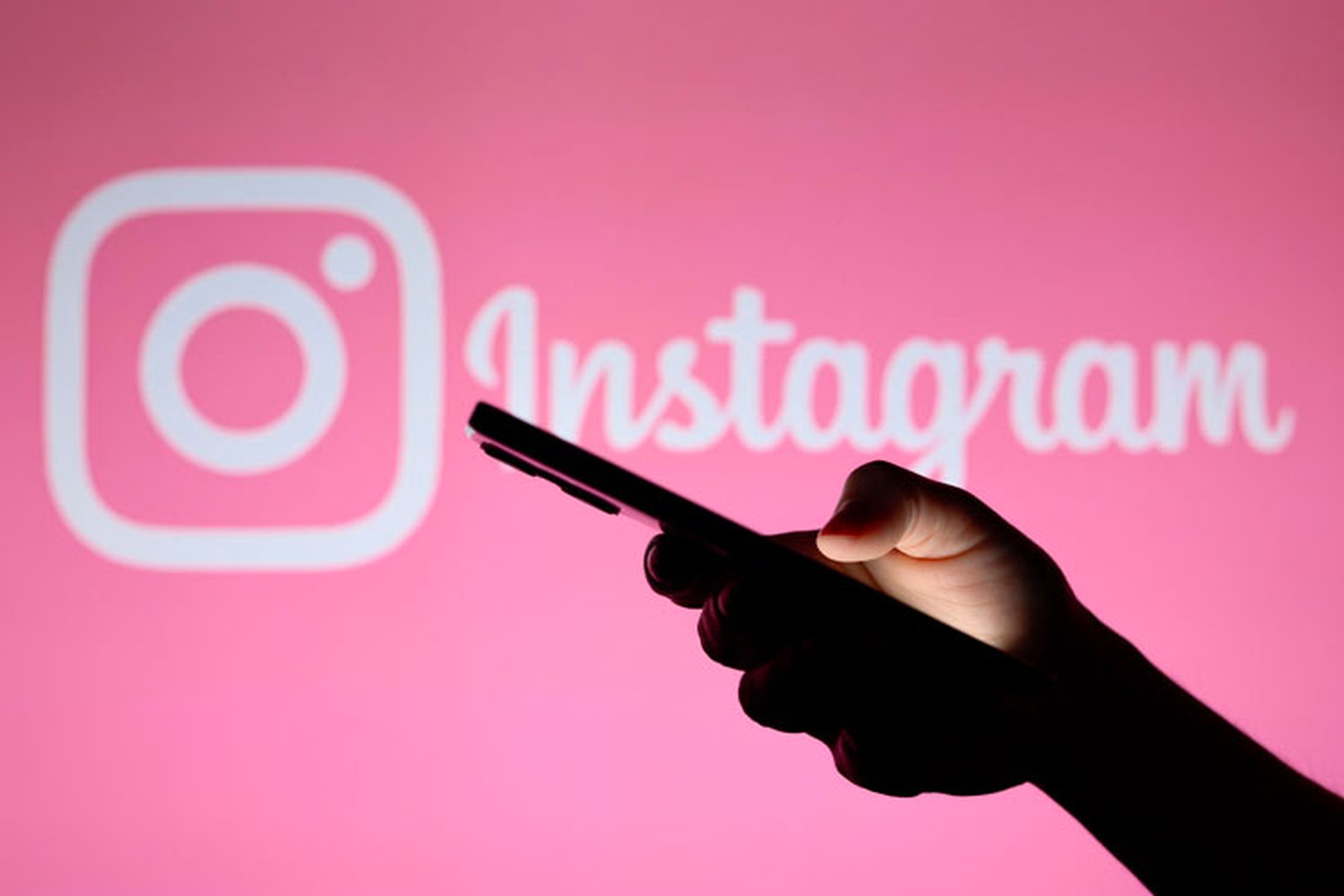 Instagram đổ lỗi vấn đề kiểm duyệt cho người đánh giá