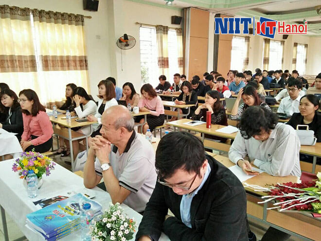 Hội thảo Sinh viên nghiên cứu khoa học tại khoa CNTT - ĐH Phương Đông.-4