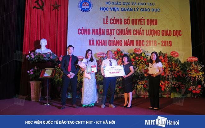 Tham dự lễ công bố đạt chuẩn của Học Viện Quản Lý Giáo Dục